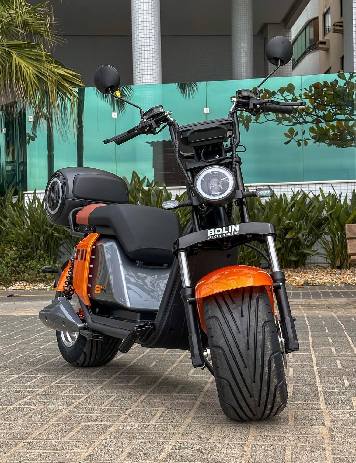 Scooter Elétrica BOLIN – Potência, Estilo e Conforto