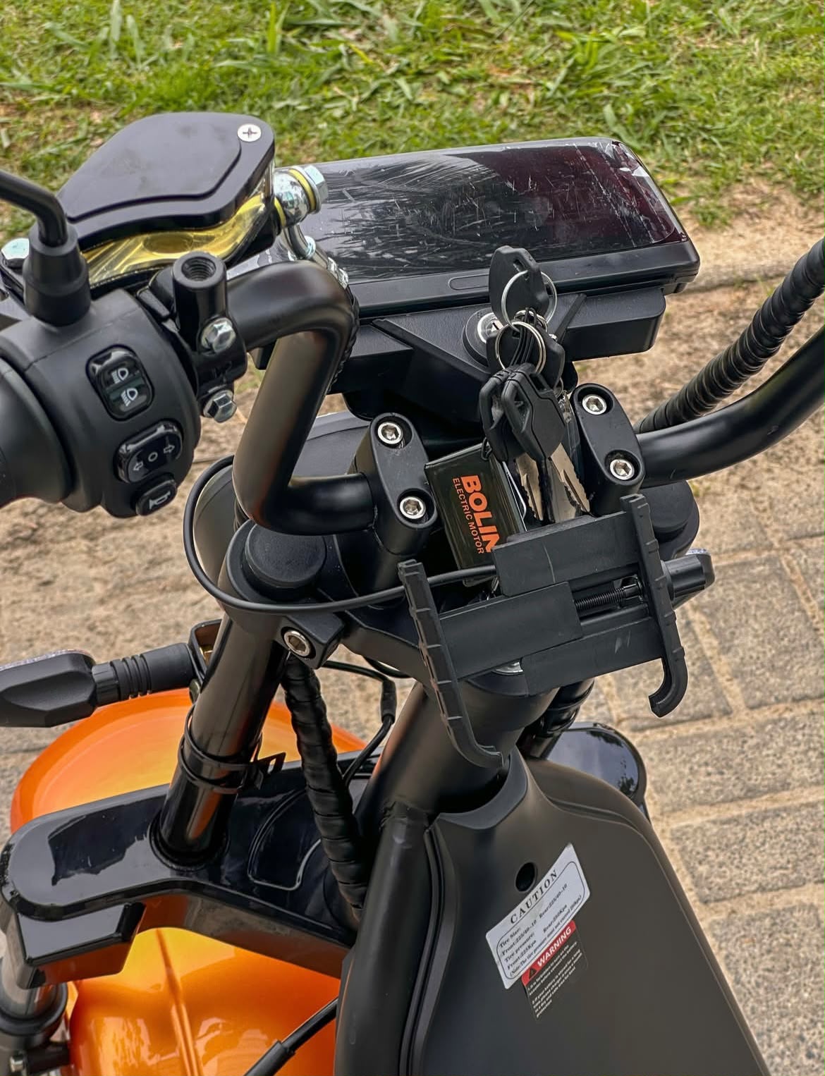 Scooter Elétrica BOLIN – Potência, Estilo e Conforto